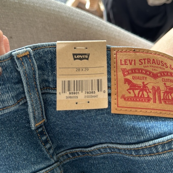 Levi Denim - Picture 7 of 8